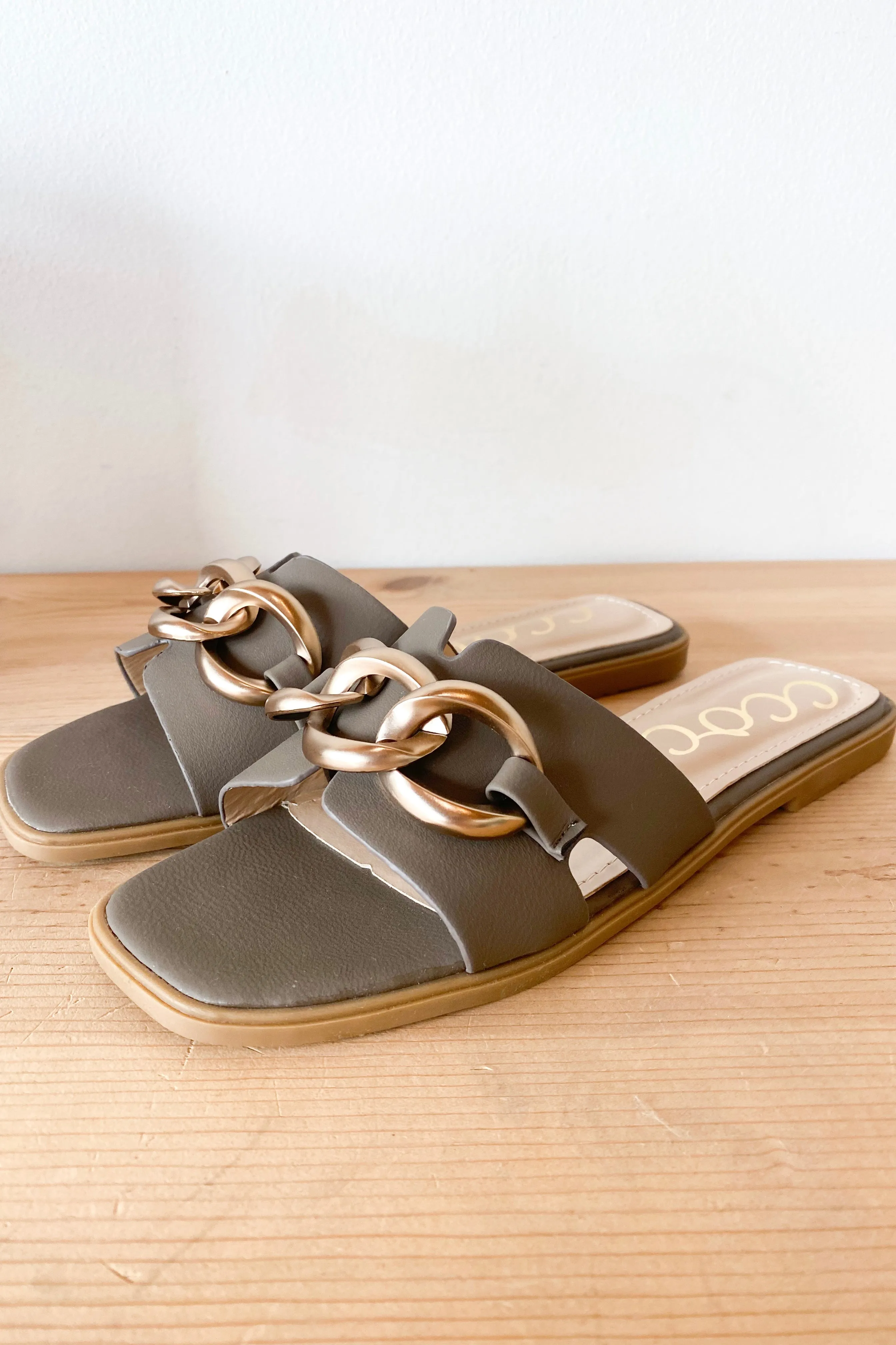 baylor buckle sandal