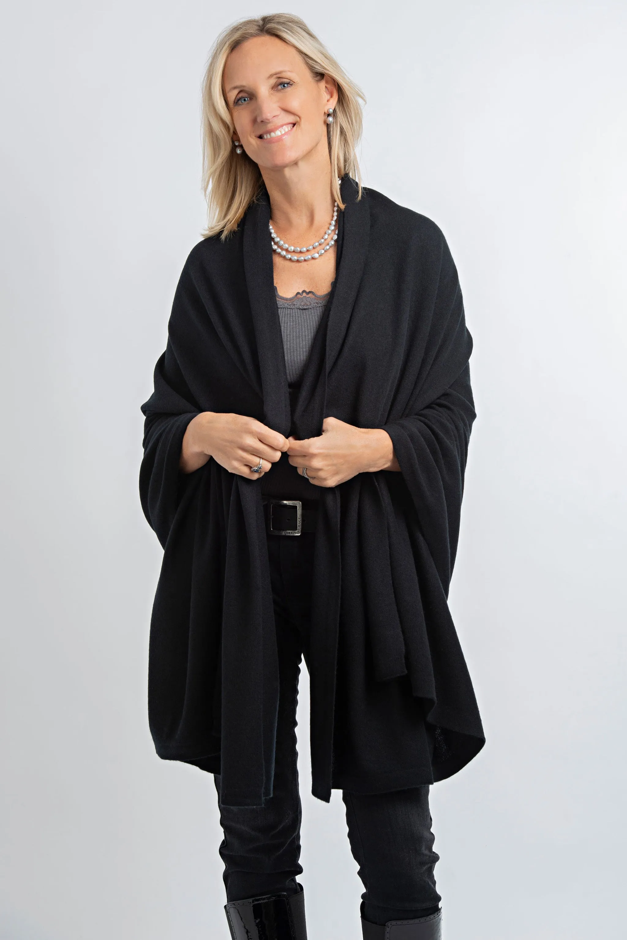 Cashmere Blanket Travel Wrap Black